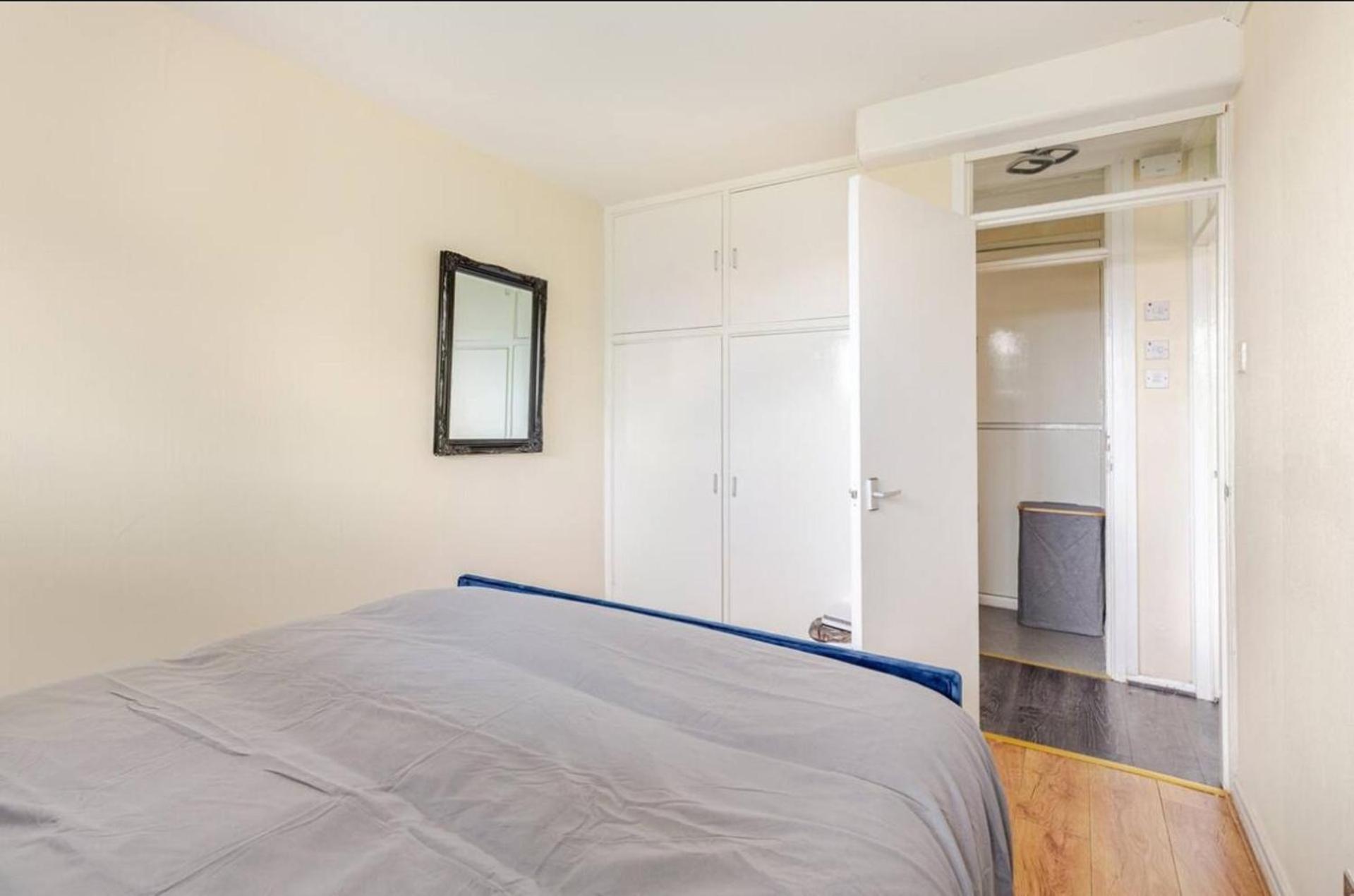 Modern In Centre Apartment